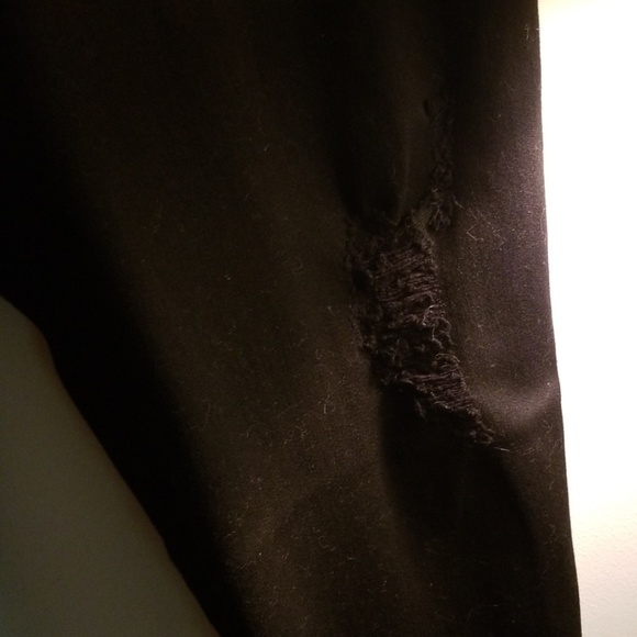 Distressed black jeans - Picture 3 of 5